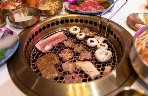  韩国旅游局晒出“满汉全席”，却被网友怼下线：不如自家年夜饭