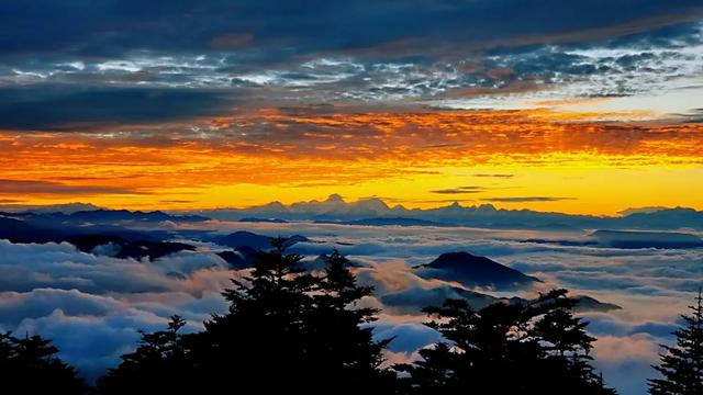 云霞如幻，许你一座最美峨眉山（许你一座最美峨眉山）(3)