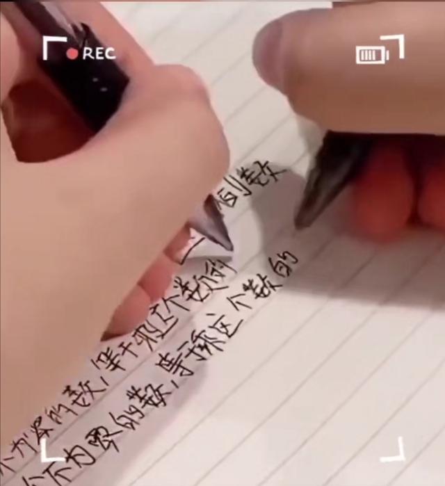 在开学的最后一天如何快速补作业（各种补作业神操作出来啦）(2)