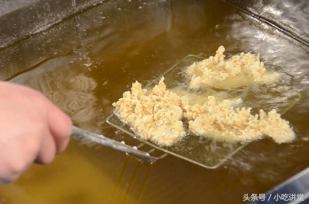 正宗肯德基鸡肉卷怎么做（肯德基的老北京鸡肉卷原来是这样制作的）(15)