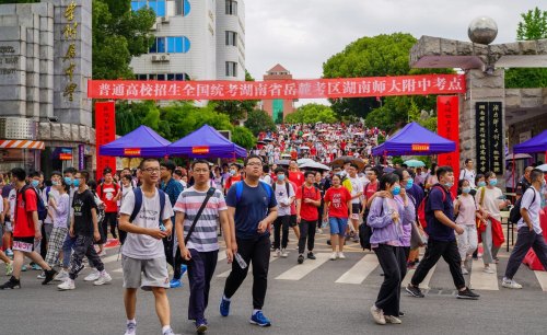 今年高考分数线或下降，热门更热冷门更冷，该专业能低分捡漏吗？