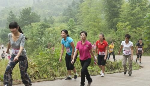 登山时心跳好快胸闷