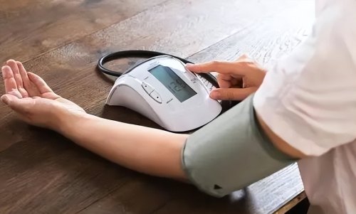 测血压以左臂为准还是以右臂为准