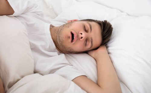 打呼噜并不是睡得香！可能与严重疾病有关，有这些问题的人得小心