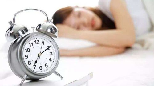 8小时睡眠你未必适合，不同年龄的科学睡眠时间不同，你睡对了吗