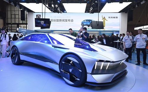  上海车展开幕首日：人潮涌动百花齐放，百余款新车全球首发，上海车展2021首发车