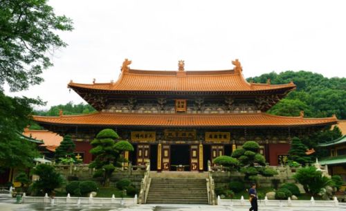 中国“纯净”的寺庙，对外不收门票，上香、斋饭、书籍一律免费