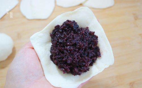紫米饼的做法大全窍门(紫米面怎么做好吃紫米饼怎么做)