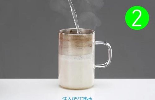 清洗玻璃杯有什么好方法又干净(清洗玻璃杯子的方法)