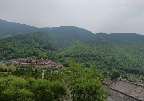 五台山位于山西省忻州市五台县境内(五台山位于山西省忻州市哪个县)