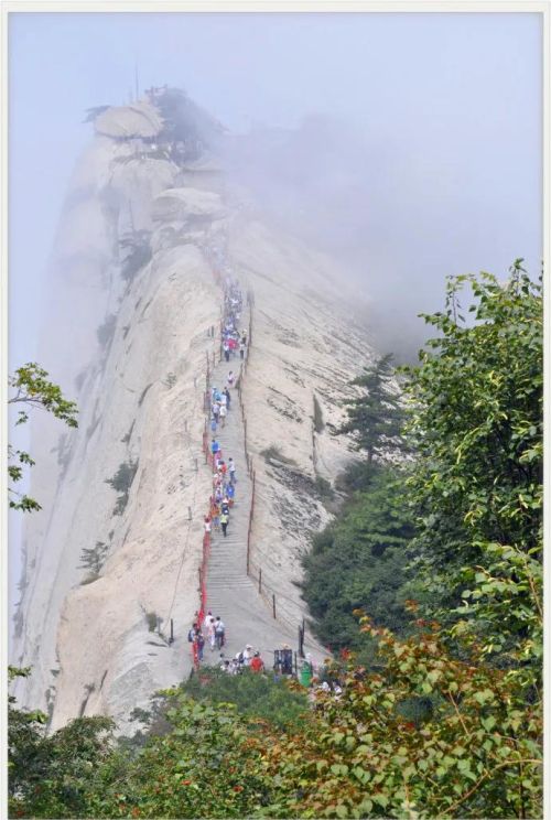 自古华山一条路下一句(自古华山一条路,无限风光在险峰)