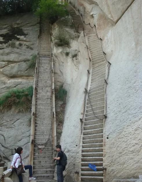 自古华山一条路下一句(自古华山一条路,无限风光在险峰)