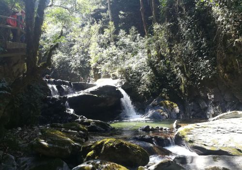 玉溪新平石门峡景区游览