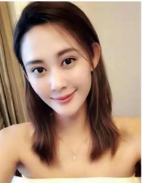 女人香肩美背的标准是什么(香肩美背天鹅颈的图片)