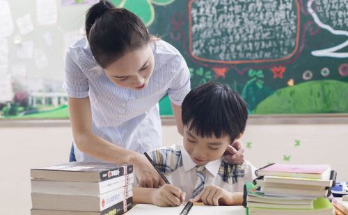 小学生生字带拼音(小学生字词带拼音)