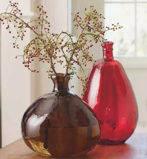 玻璃花瓶也很美怎么形容(玻璃的花瓶)