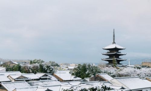 日本人冬天不装暖气，最低气温零下30度，他们是如何过冬的？