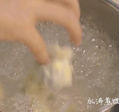 荠菜炒鲜贝(荠菜贝丁饺子馅的做法)