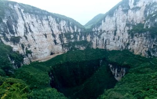 重庆的小寨天坑(重庆小寨天坑旅游攻略)