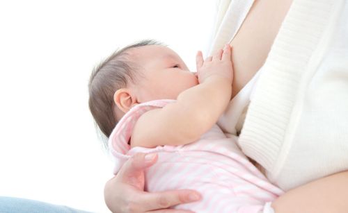 宝宝经常吐奶怎么办?