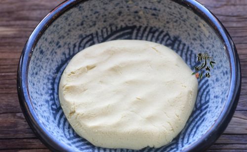 黄米面炸糕的家常做法大全(做黄米面炸糕的诀窍)
