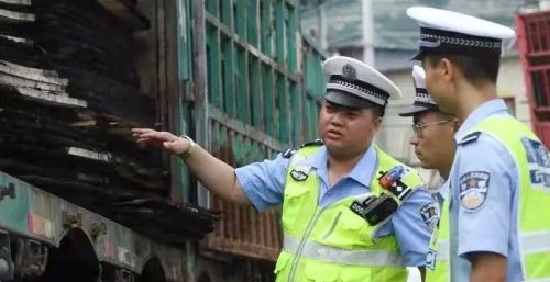 给青年民警寄语(民警青春寄语)