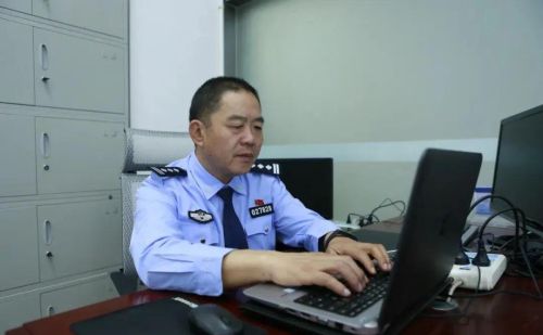 给青年民警寄语(民警青春寄语)