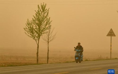 宁夏多地出现沙尘暴天气