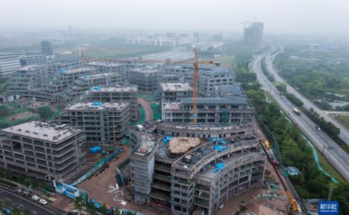 浙江金华：百亿级项目助力金义新区新能源产业链建设