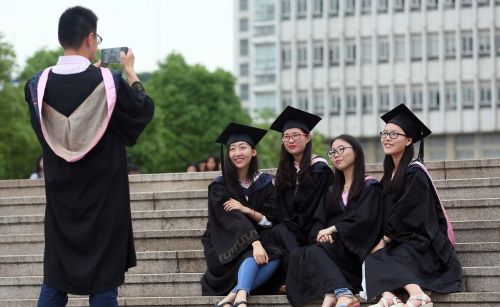 为什么说勤工俭学好,大学生是否应该勤工俭学呢(大学生勤工俭学有何意义)