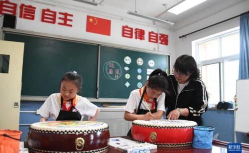 北京平谷：乡村小学将鼓文化融入美育课程