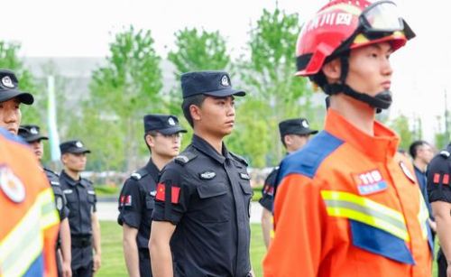 “成都成就梦想”第31届世界大学生夏季运动会誓师大会召开，吹响青春“集结号”!