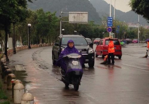 淅沥沥的小雨是什么歌曲?(淅沥沥滴小雨)