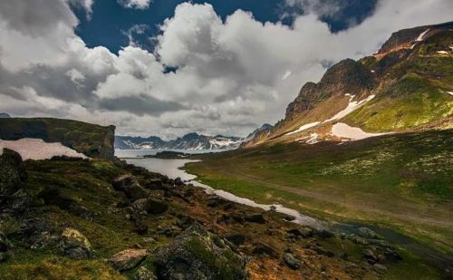 千年积雪万年松 直上人间第一峰 神山圣水奇林仙果 长白山欢迎您