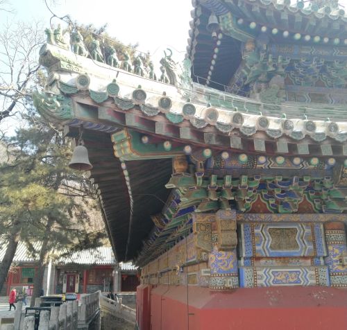 中国古建筑中的垂脊兽有哪些(中国古建筑中的垂脊兽是什么)
