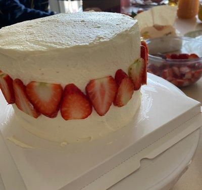 原来做草莓生日蛋糕这么简单了(原来做草莓生日蛋糕这么简单又好吃)