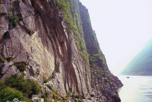 巫山十二峰中,最为俏丽并高居众峰之首的(巫山十二峰是什么意思)