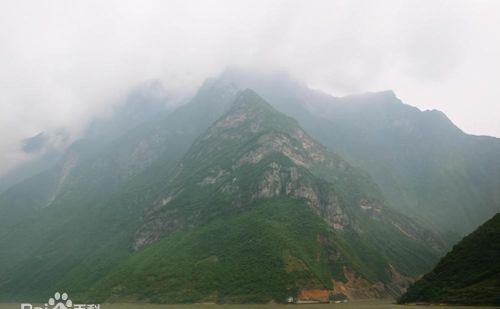 巫山十二峰中,最为俏丽并高居众峰之首的(巫山十二峰是什么意思)