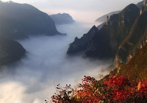 巫山十二峰中,最为俏丽并高居众峰之首的(巫山十二峰是什么意思)