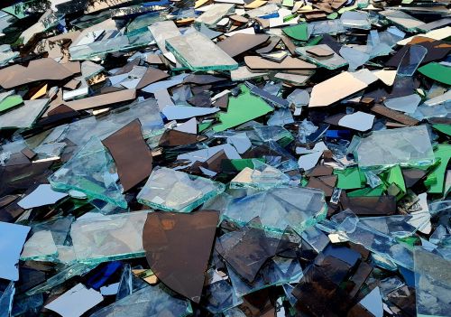 废玻璃回收有什么用途(废玻璃回收处理)