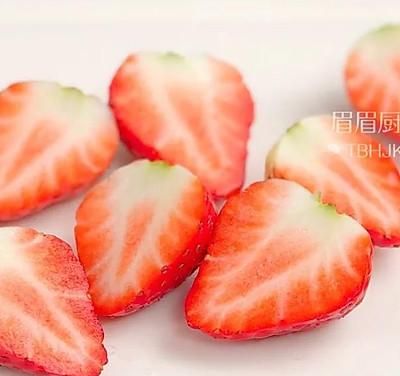 草莓奶冻图片大全(草莓奶冰)