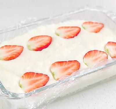 草莓奶冻图片大全(草莓奶冰)