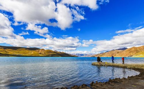 西藏羊卓雍措湖在哪里(羊卓雍措湖的传说)