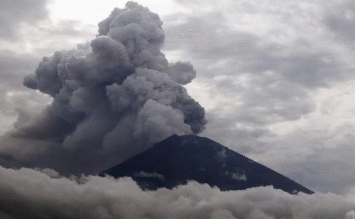 地球每年有多少大气逃逸(地球每年丢失10万吨大气)