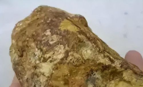 翡翠原石常见皮壳讲解图片(翡翠原石的各种皮壳)