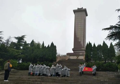 我们的清明主题班会(我们的清明上河图 纪录片)