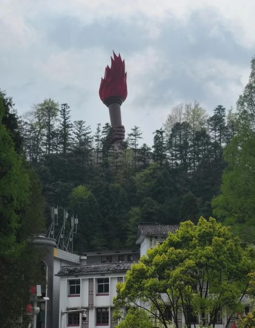 井冈山红色路线一日游(井冈山红色旅游线路)