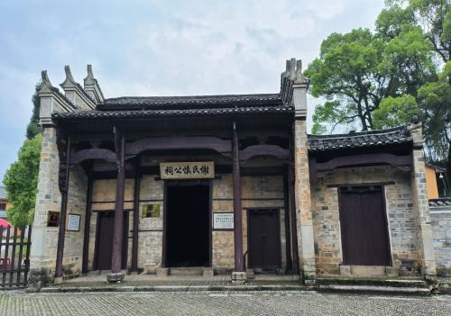 井冈山红色路线一日游(井冈山红色旅游线路)