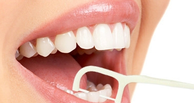 牙线的正确使用方法是怎样的图片(牙线的正确使用方法是怎样的)