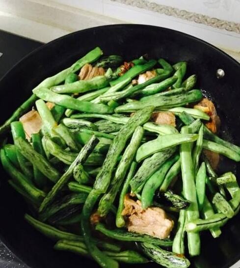 排骨炖豆角的流程是什么